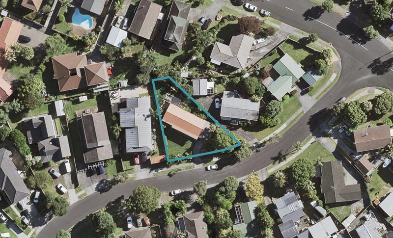 5 St Annes Crescent, Wattle Downs, Auckland - Carousel 1