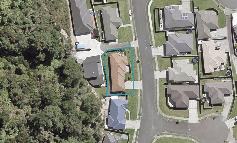 18 Aragon Grove, Kingsley Heights, Upper Hutt - Carousel 1