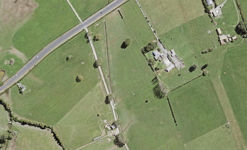 6 Pureirei Drive, CLEVEDON - Carousel 1