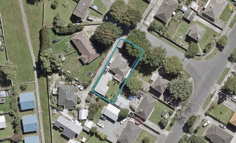 1C Whiteman Grove, Taita, Lower Hutt - Carousel 1