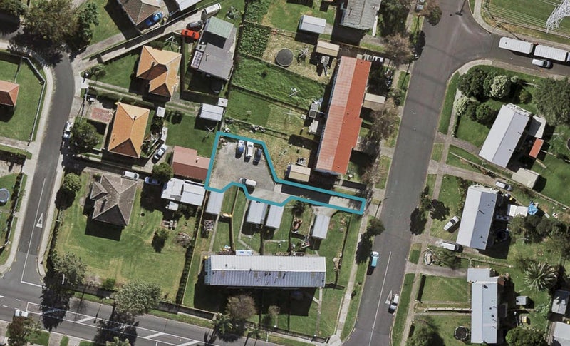 4 Gilbert Road, Ōtara, Auckland - Carousel 1