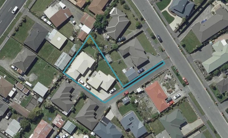 2/8 Thistledown Place, Woolston, Christchurch - Carousel 1