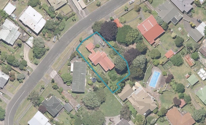 16 Mason Terrace, Gonville, Whanganui - Carousel 1