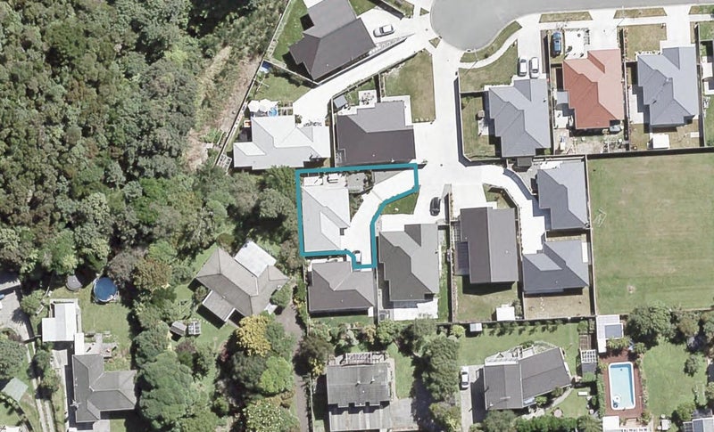 1/25 Poppy Watts Grove, Stokes Valley, Lower Hutt - Carousel 1