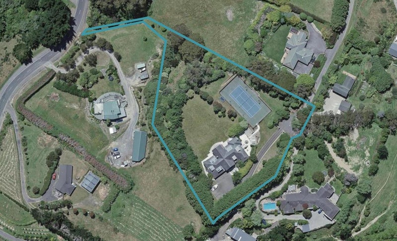 90 Woodburn Drive, Takapu Valley, Wellington - Carousel 1