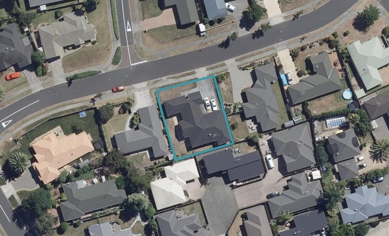 6 Cairns Crescent, Rototuna, Hamilton - Carousel 1
