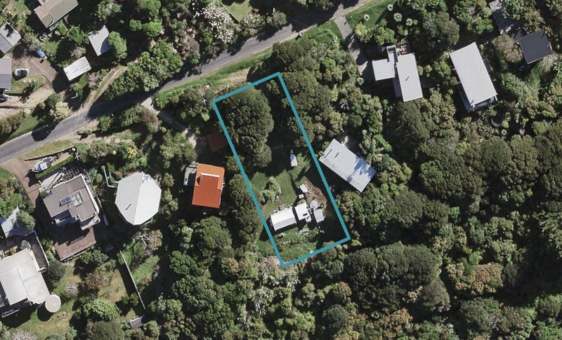15 Makora Avenue, Oneroa, Waiheke Island - Carousel 1