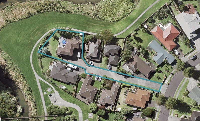 12 Lochend Place, Highland Park, Auckland - Carousel 1