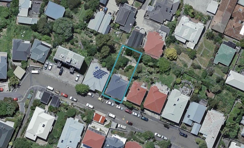16 Maarama Crescent, Aro Valley, Wellington - Carousel 1