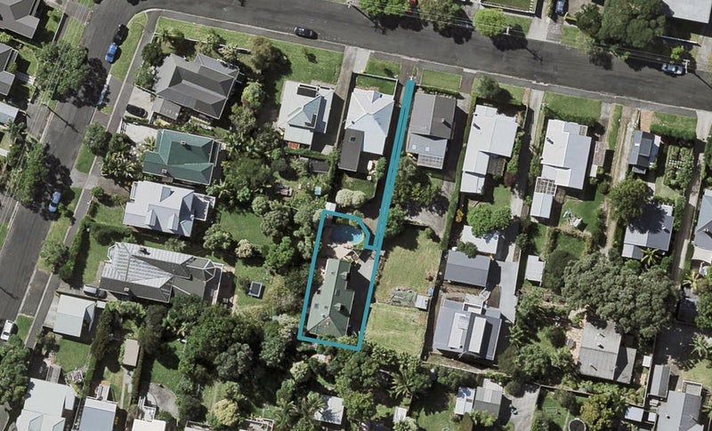 35A Rutland Road, Stanley Point, Auckland - Carousel 1