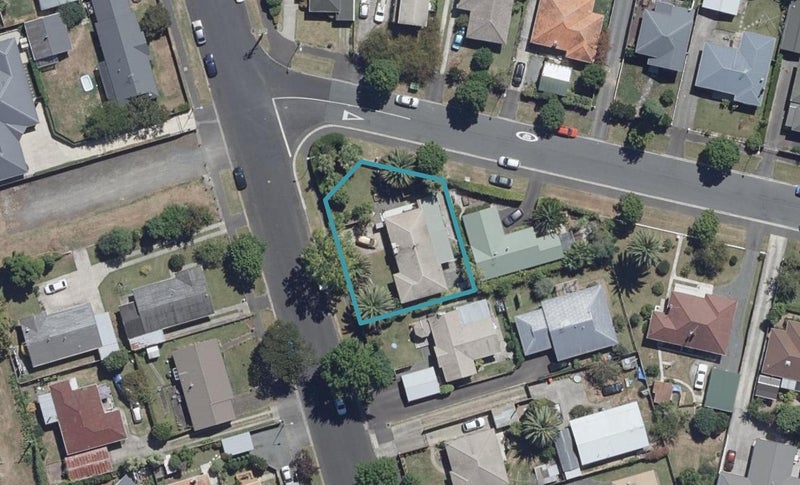 11 Flynn Road, Hillcrest, Hamilton - Carousel 1