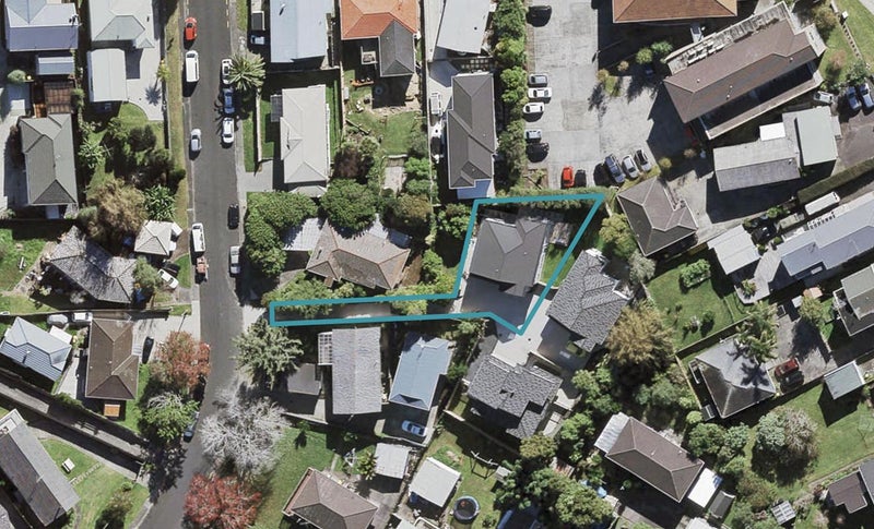 6 Powrie Street, Glenfield, Auckland - Carousel 1
