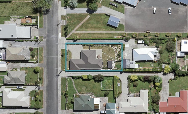 39 Palmer Street, Grasmere, Invercargill - Carousel 1