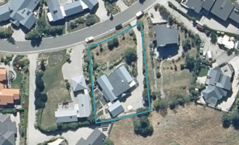 12 Milward Place, Kelvin Heights, Queenstown - Carousel 1