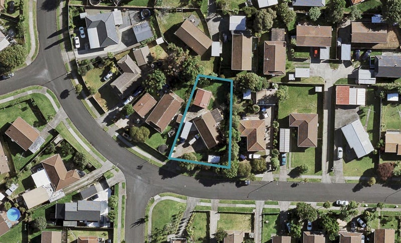 21 Taitimu Drive, Weymouth, Auckland - Carousel 1