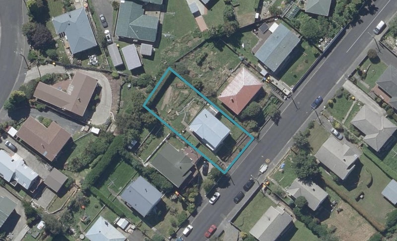 8 Hanlon Street, Halfway Bush, Dunedin - Carousel 1