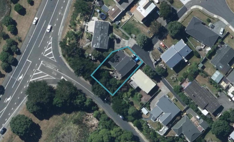18 Cassley Crescent, Papakowhai, Porirua - Carousel 1