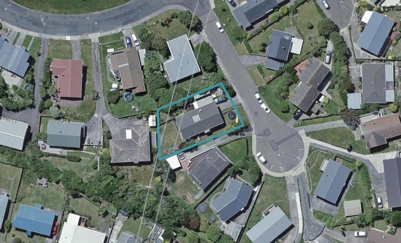 4 Pimlico Place, Newlands, Wellington - Carousel 1