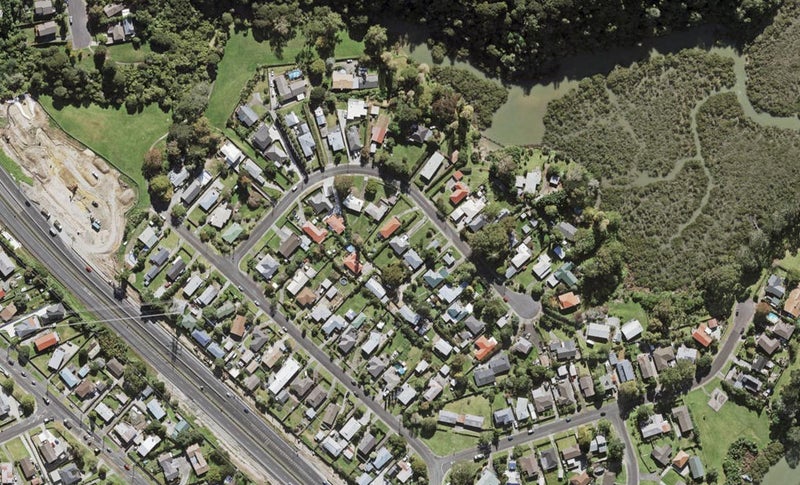 15C Lowtherhurst Road, Massey, Auckland - Carousel 1