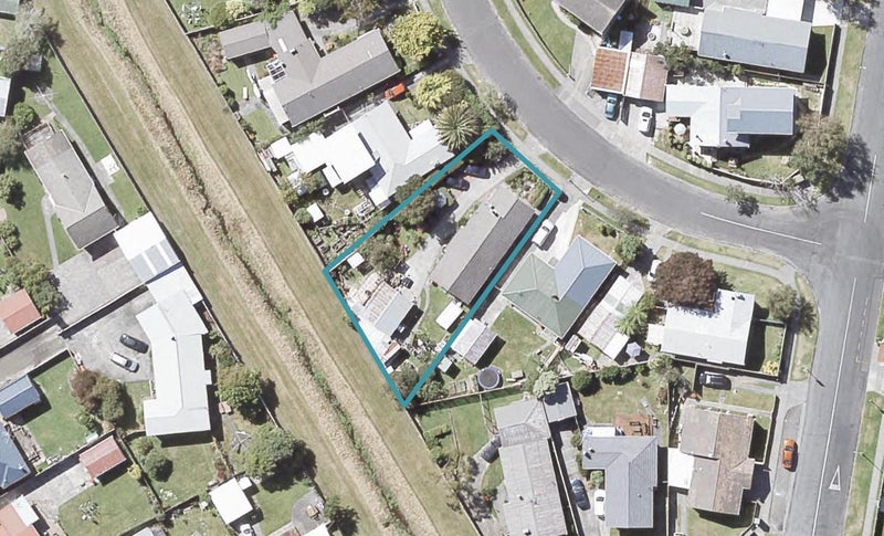 5 Momona Street, Wainuiomata, Lower Hutt - Carousel 1