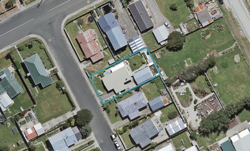 4 Ottrey Street, Clifton, Invercargill - Carousel 1
