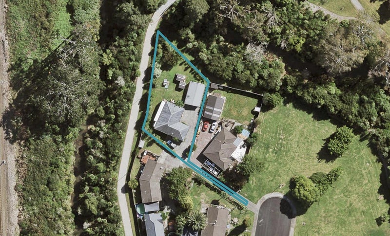 38 Serwayne Place, Sunnyvale, Auckland - Carousel 1