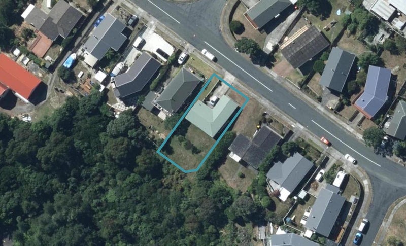 16 Mapplebeck Street, Titahi Bay, Porirua - Carousel 1