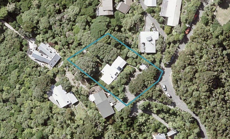 24 Ngaumatau Road, Point Howard, Lower Hutt - Carousel 1