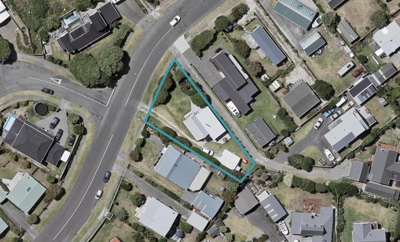 142 Tutere Street, Waikanae Beach, Waikanae - Carousel 1