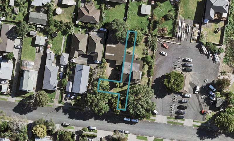 2/16 Hazards Road, Weymouth, Auckland - Carousel 1