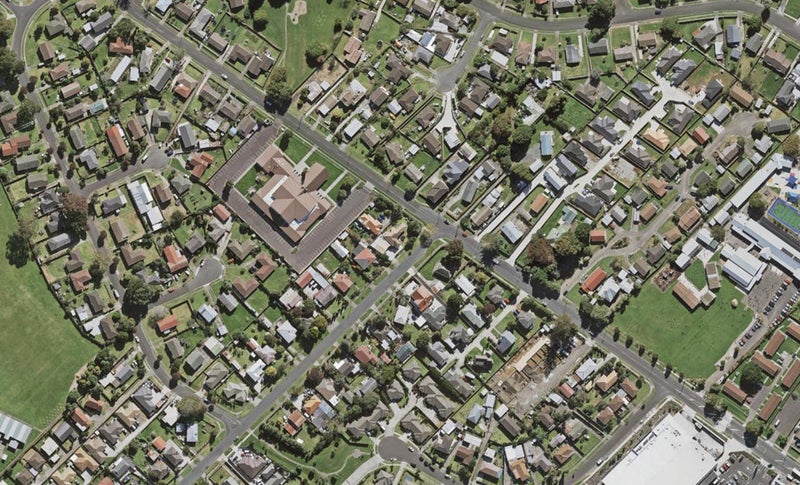 2A Royton Avenue, Mangere East, Auckland - Carousel 1