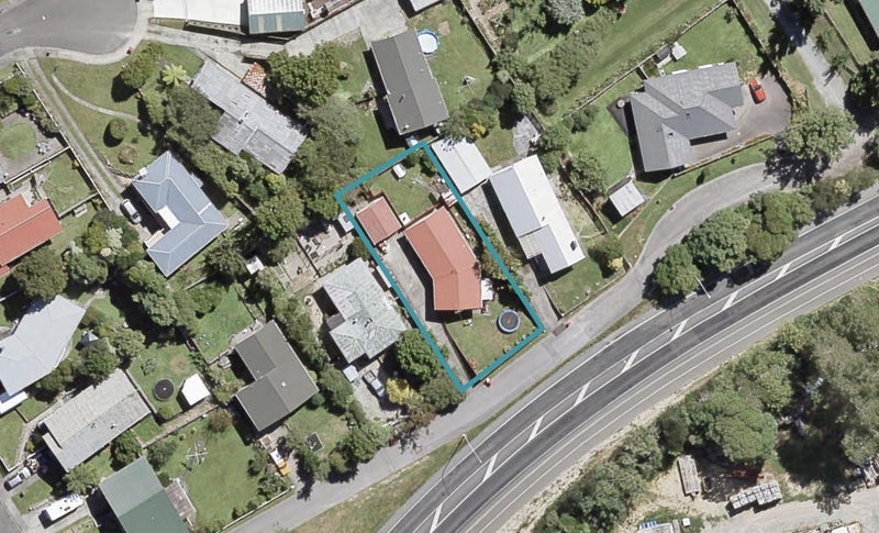 11 Kahikatea Lane, Brown Owl, Upper Hutt - Carousel 1
