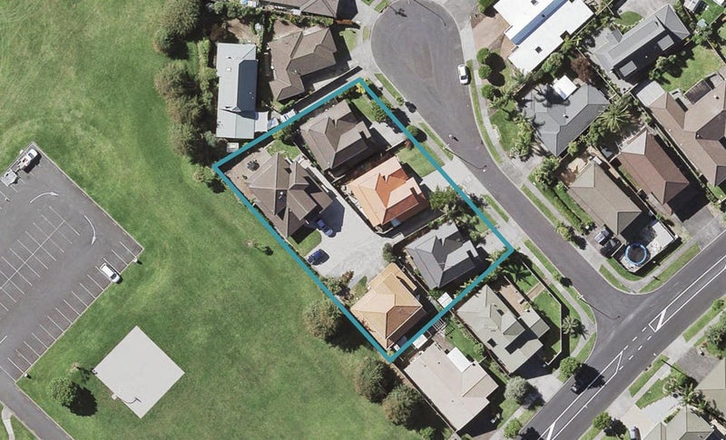 5/6 Emma Court, Northpark, Auckland - Carousel 1