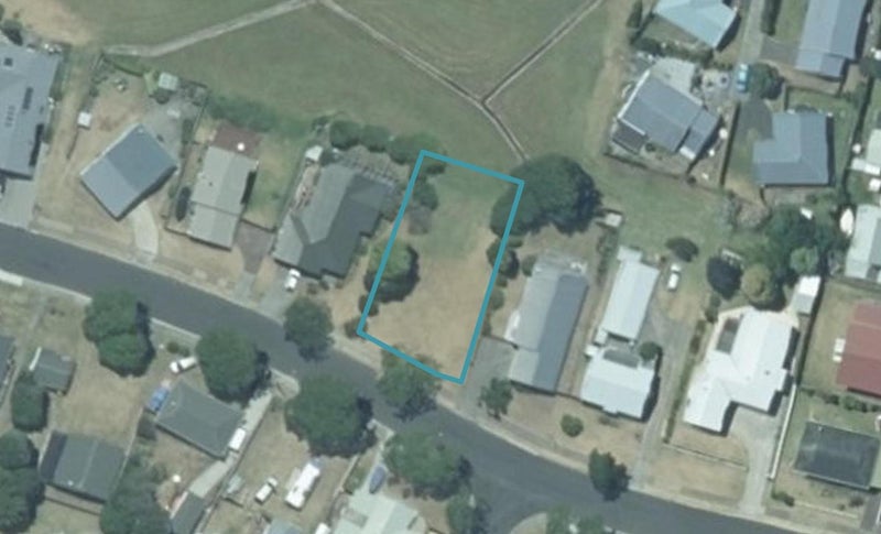 11 Whitby Avenue, Whitianga, Whitianga - Carousel 1