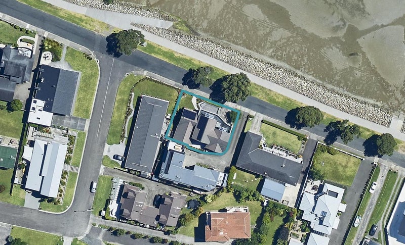 25 Beach Road, Otumoetai, Tauranga - Carousel 1