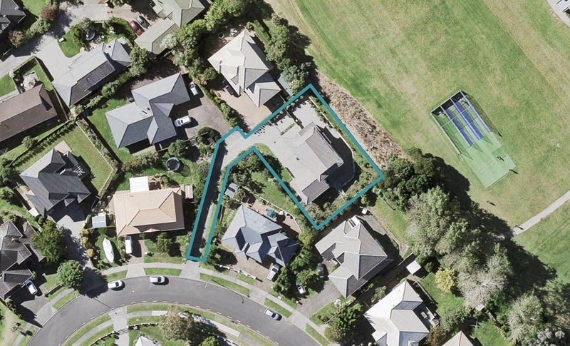 33 Rochester Crescent, Somerville, Auckland - Carousel 1