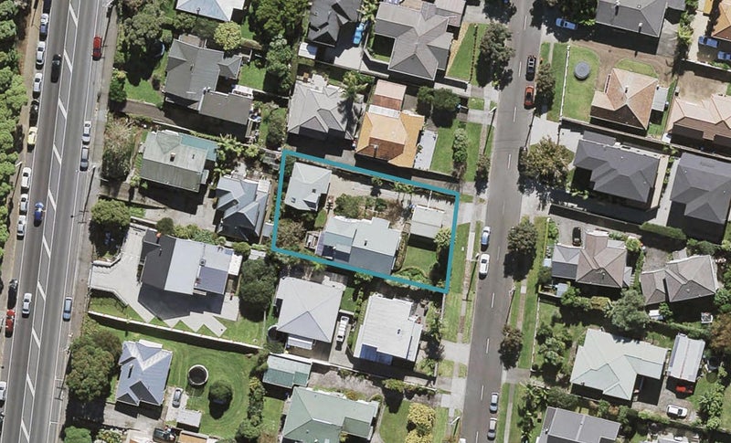 33 Queensway, Three Kings, Auckland - Carousel 1