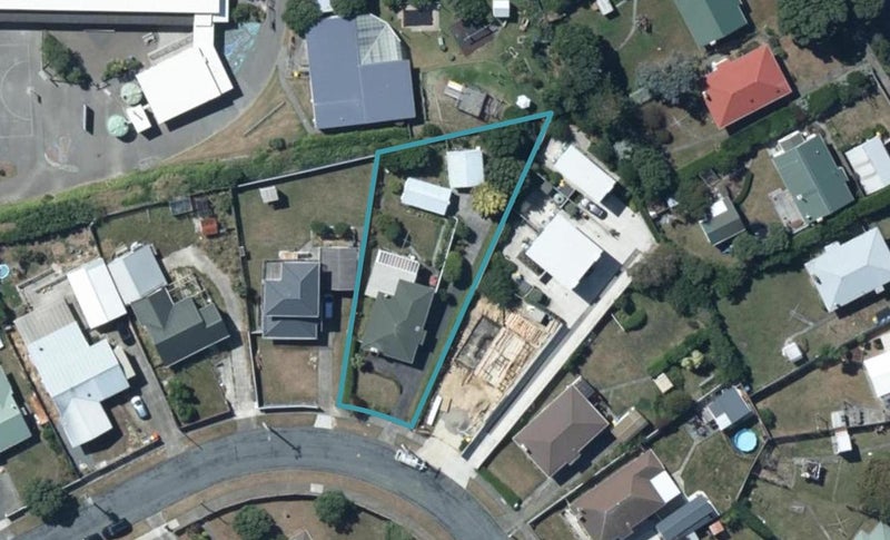 10 Opapa Street, Titahi Bay, Porirua - Carousel 1