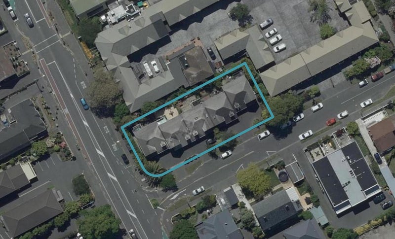3/5 Holly Road, Merivale, Christchurch - Carousel 1