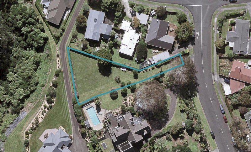4 Veale Road, Frankleigh Park, New Plymouth - Carousel 1