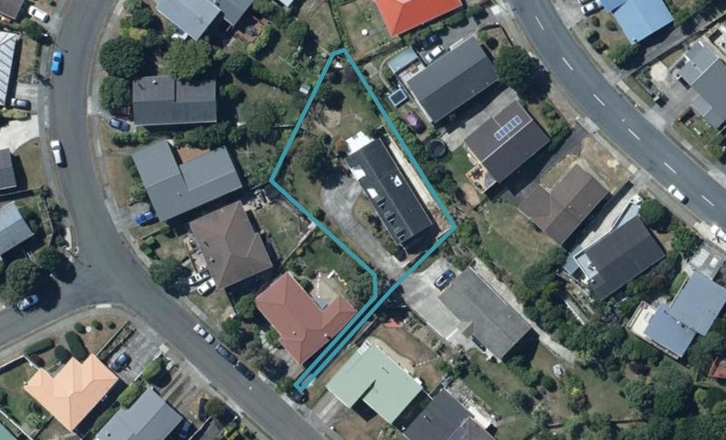 15 Annan Grove, Papakowhai, Porirua - Carousel 1