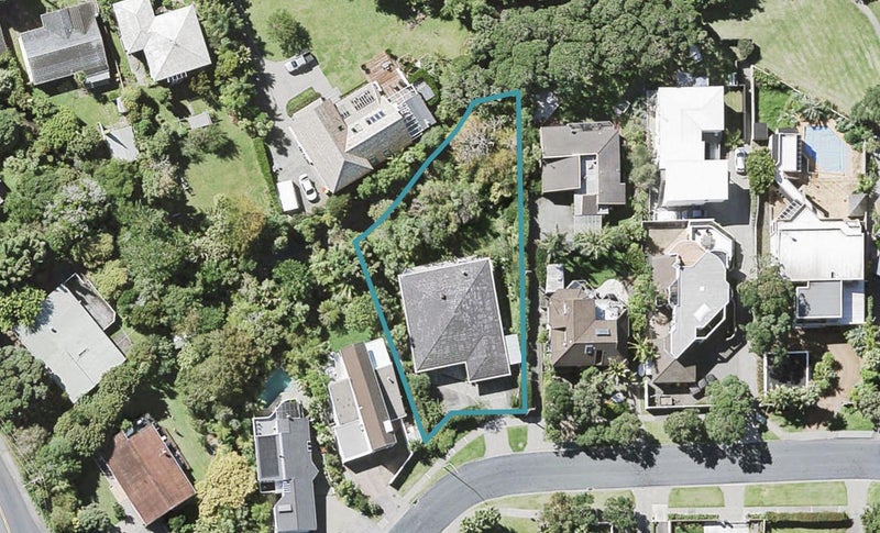8 Whitby Crescent, Mairangi Bay, Auckland - Carousel 1