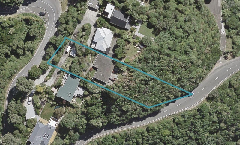 32 Korokoro Road, Korokoro, Lower Hutt - Carousel 1