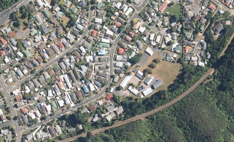 42 Hillside Drive, Maoribank, Upper Hutt - Carousel 1