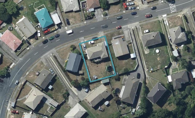 27 Takapuwahia Drive, Takapuwahia, Porirua - Carousel 1
