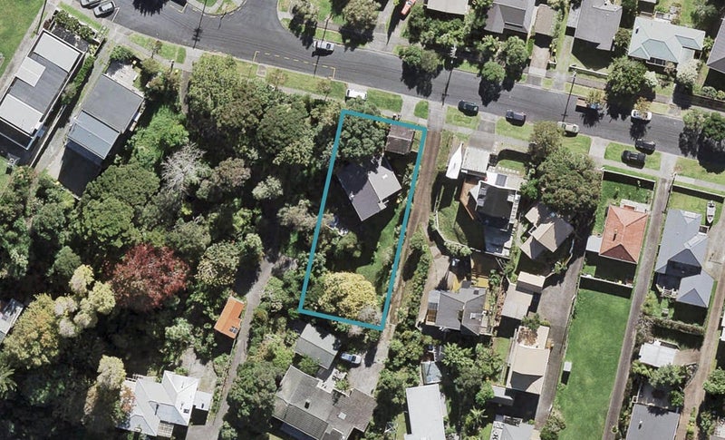 27 Beach Haven Road, Beach Haven, Auckland - Carousel 1