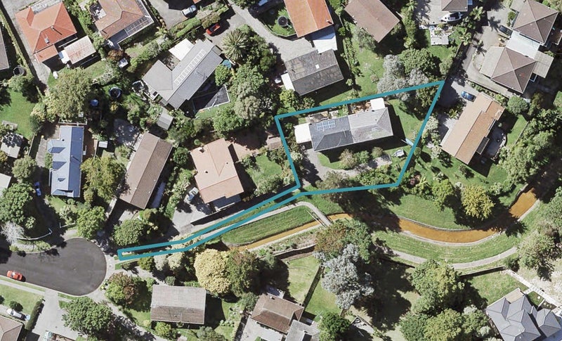 1/11 Celina Place, Browns Bay, Auckland - Carousel 1