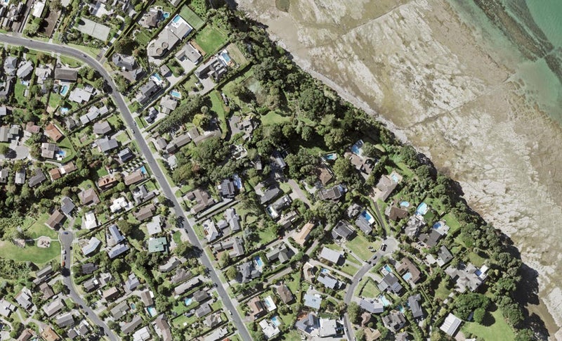 7 Glenoaks Rise, Mellons Bay, Auckland - Carousel 1