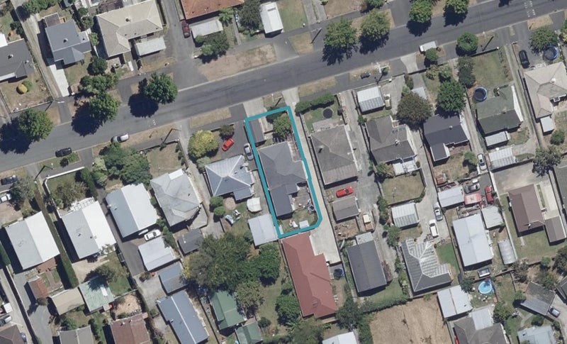 42 Claude Street, Fairfield, Hamilton - Carousel 1