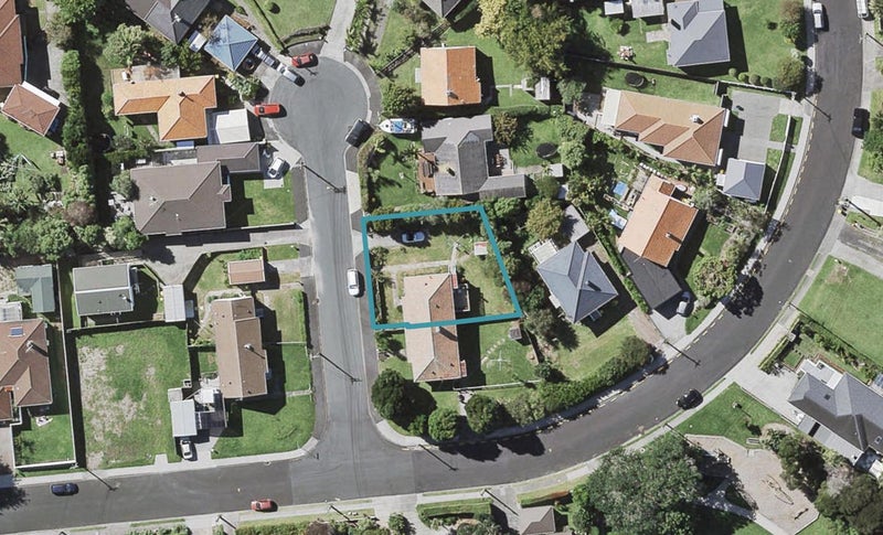4 Ajax Street, Narrow Neck, Auckland - Carousel 1